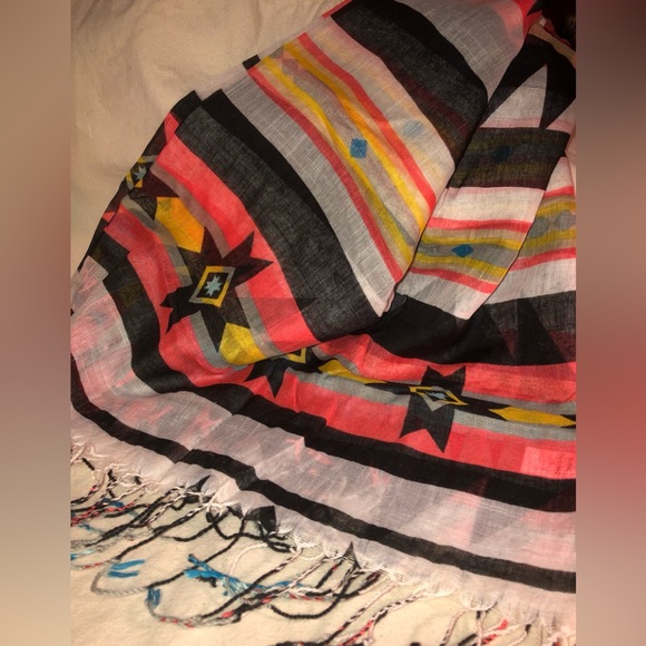 NWOT Tribal Print /Southwest /Aztec Design Fringe Scarf/Wrap - Picture 7 of 11